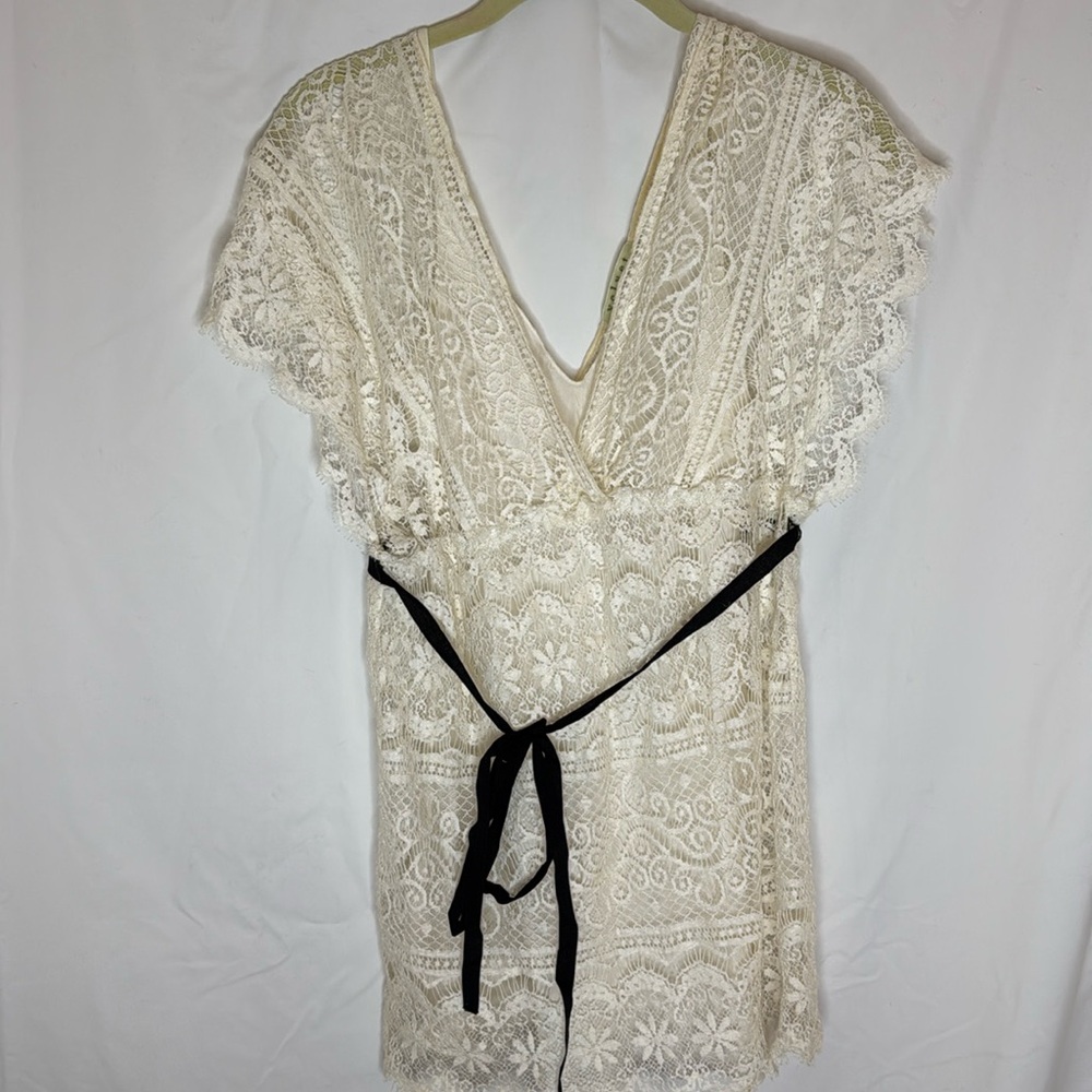 Velvet  by Graham & Spencer Lace Top
